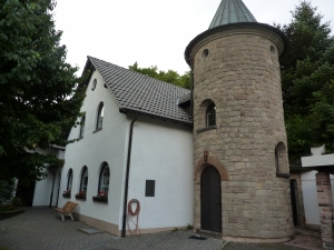 Falkenstein, Haus 2 mit Turm