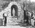 1994-am-1-mai-pf-dahl-weiht-lourdesgrotte_0001