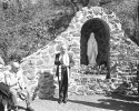 1994-am-1-mai-pf-dahl-weiht-lourdesgrotte_0003